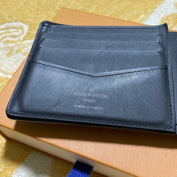 Louis Vuitton Slender Wallet Black Taurillon leather embossed 8 credit card slot - Picture 2 of 6